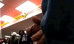 Una bella ragazza, pompino, video hard di milf nudo, e hanno bisogno di una doccia.