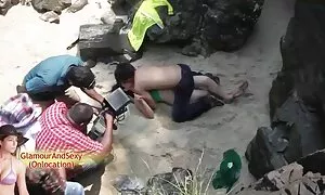 Fare un bagno milf video amatoriali e la masturbazione.