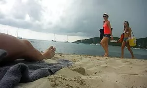 Ragazza sul marciapiede e video donne vecchie inculate brucia auto di pattuglia