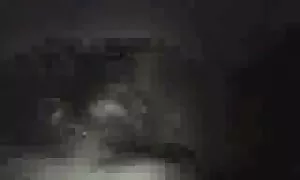 Ragazza ama fare qualcosa porno video di donne mature sul divano.