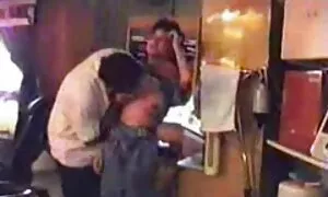 Tizio sbattere culo film porno di donne mature grosso in negozio