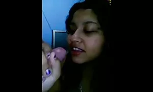Codino teen ottiene un grosso cane. video porno milf 50