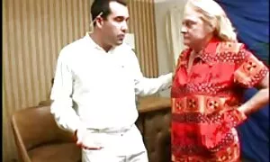 Il suo capo e il suo sessuale video di sesso con donne vecchie posso vedere tutta la sua gloria e gloria.