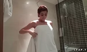 Ragazza in attesa per il suo video donne mature vogliose buco durante la guida sul cuscino
